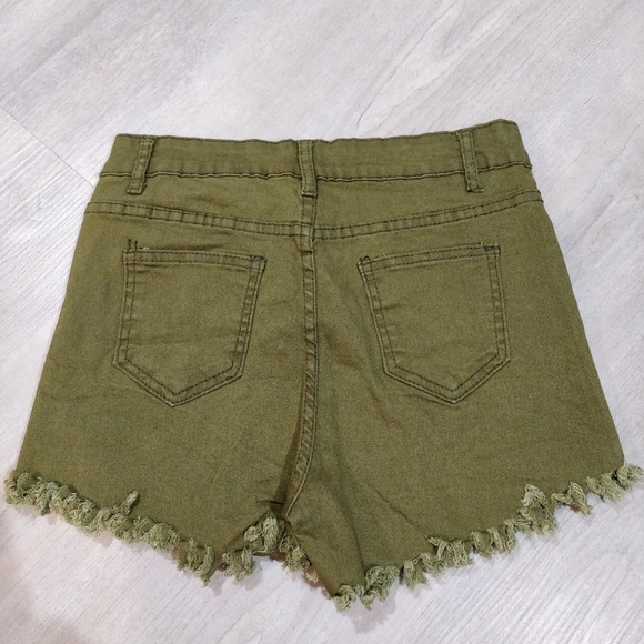 (3/$15) NWOT green denim stretchy shorts - Picture 3 of 6
